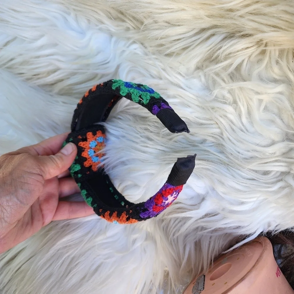 Hand crocheted headband NEW‎